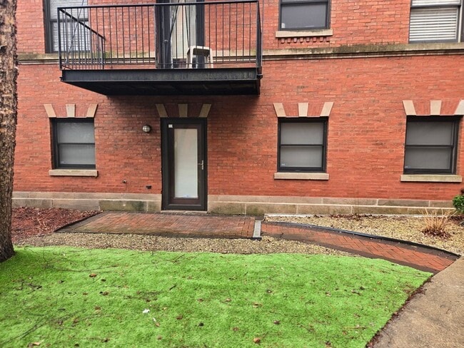 Photo - 5948 S King Dr Unit 1