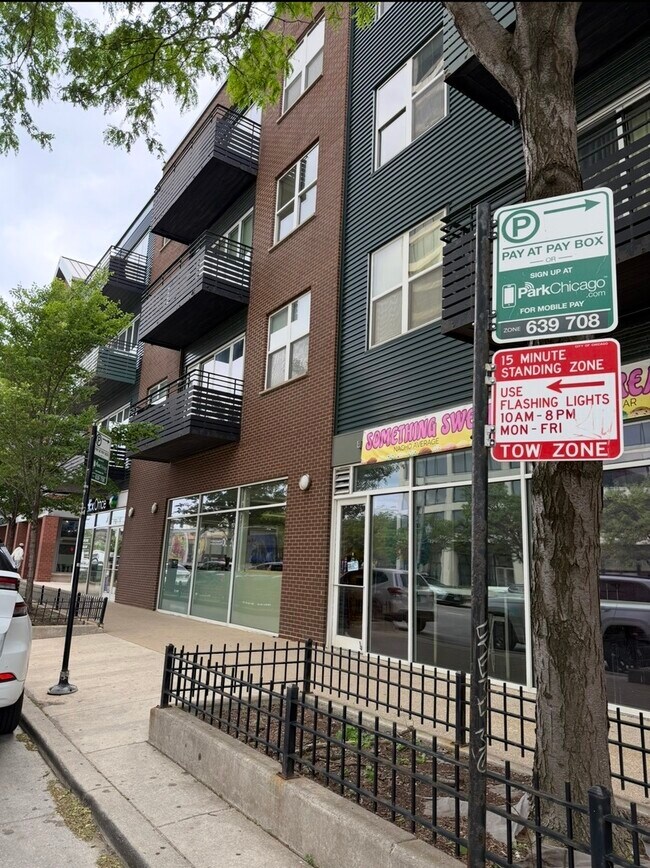 Building Photo - 17 W 35th St Unit 303