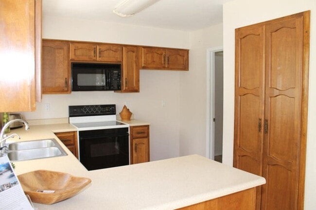 Photo - Foothills 3 Bedroom 2 Bath  2 car garage
