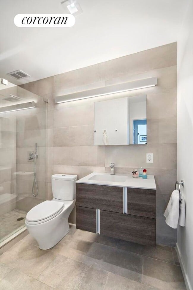 Photo - 77 Horatio St