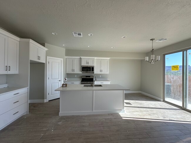 Photo - 408 N 480 W