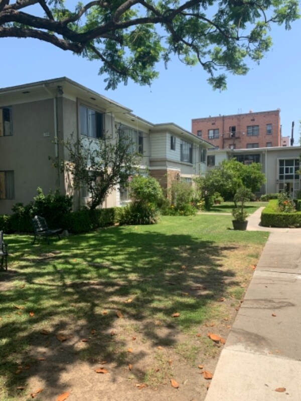 1214 S Bronson Ave