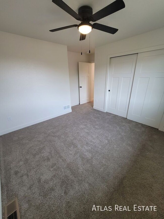 Photo - 827 S Laurue Dr
