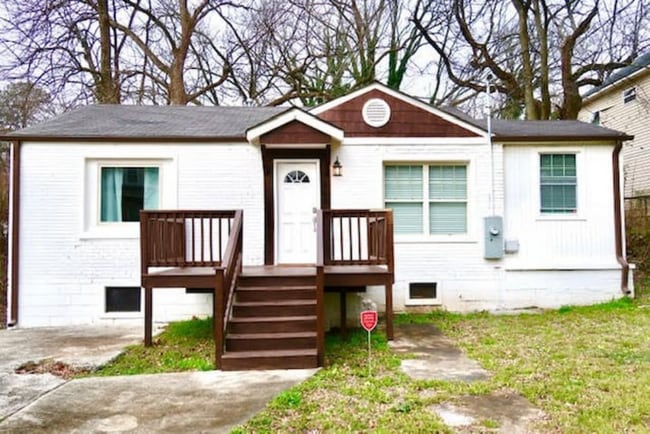 Photo - 444 Sunset Ave NW