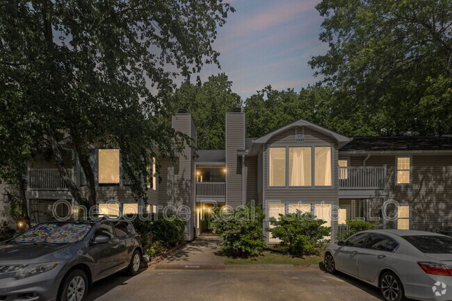 Building Photo - 2005 Augusta Dr Rental