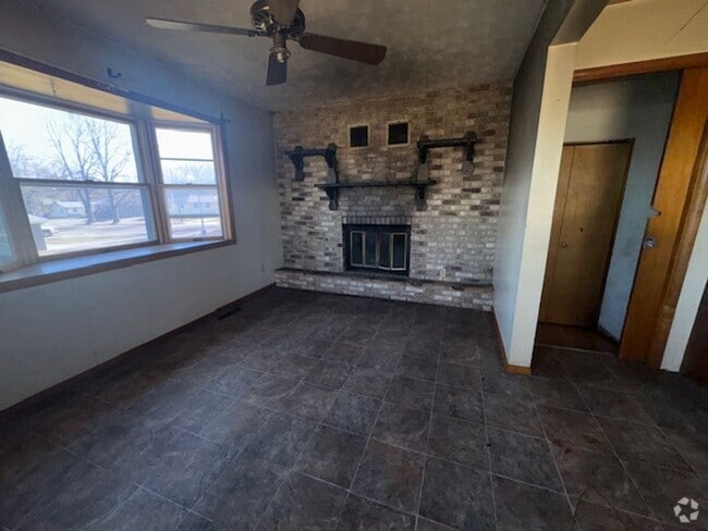 Building Photo - 3408 E 12th St Rental