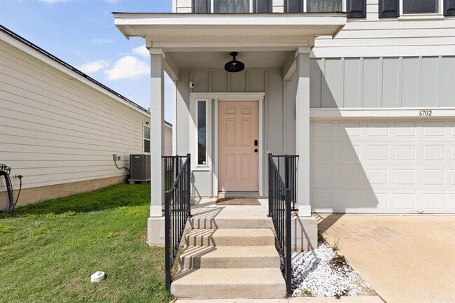 Photo - 6702 Routenburn St