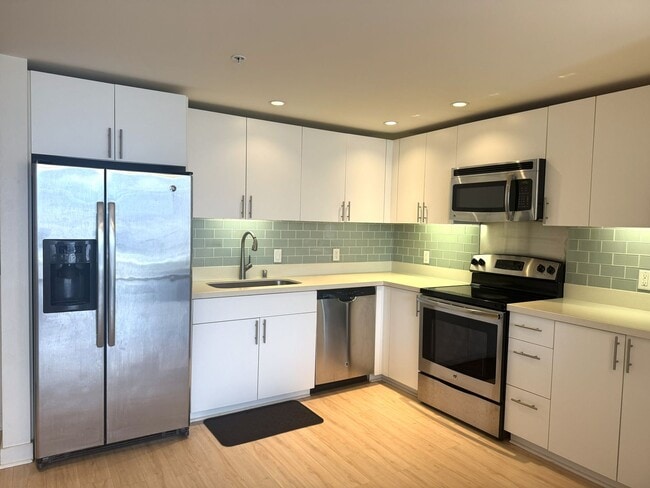 Building Photo - 888 Kapiolani Blvd Unit 2411