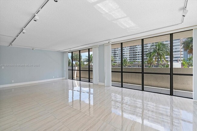 Photo - 2049 S Ocean Dr Unidad 210