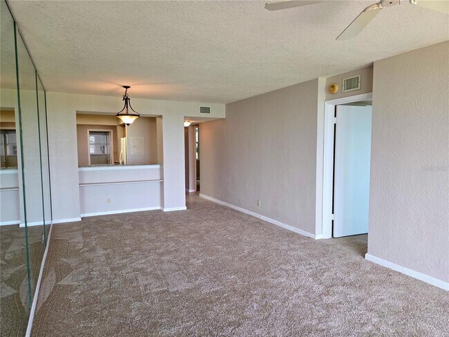 Photo - 5801 Bahia Del Mar Cir N Unidad 113