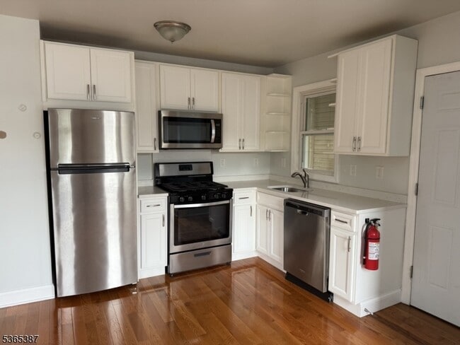 Building Photo - 25 Pine St Unit 27B-27B Rental
