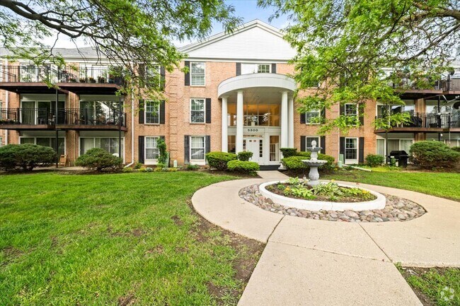 Building Photo - 5300 Carriage Way Dr Unit 309 Rental