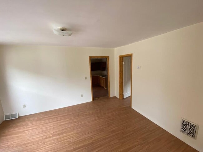 Photo - 923 Churchill Ave