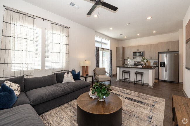 2BR, 2BA - 1,014SF - Living Room