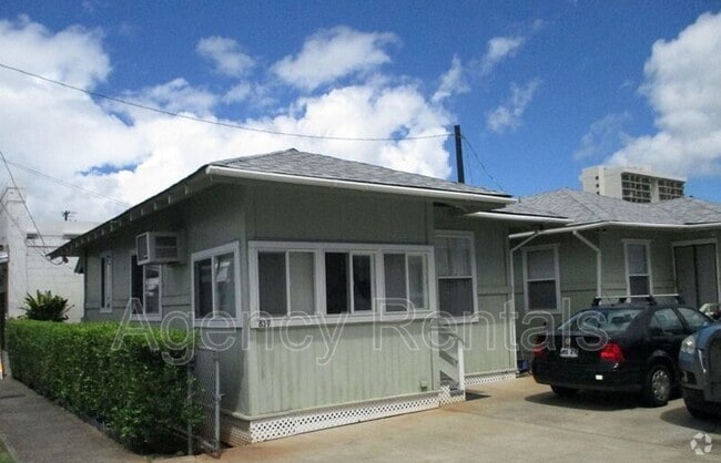 Building Photo - 839 McCully St Rental