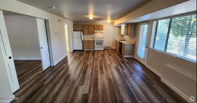 Building Photo - 2835 Skyline Blvd Unit B Rental