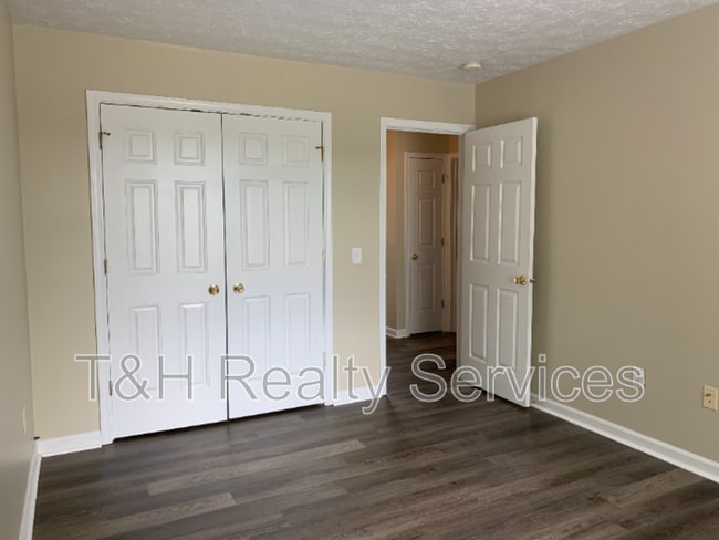 Photo - 7756 Mountain Stream Way