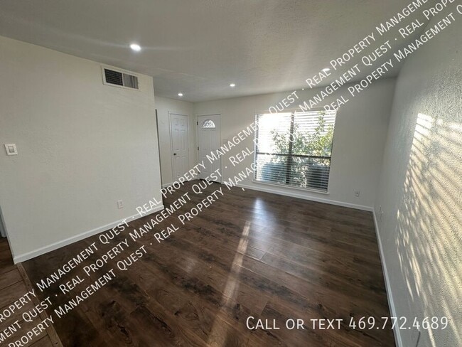 Photo - 5105 Sandalwood Ln