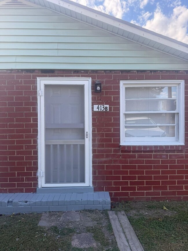 Building Photo - 413 Cohen St Unit B