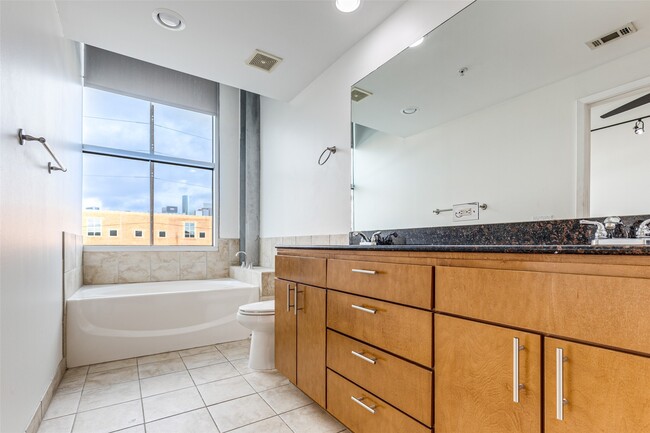 Photo - 1312 Live Oak St Unidad 223