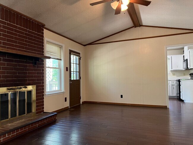 Photo - 3902 Sam Peck Rd