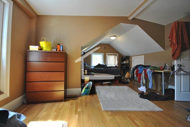 Photo - 39 Woodstock Ave