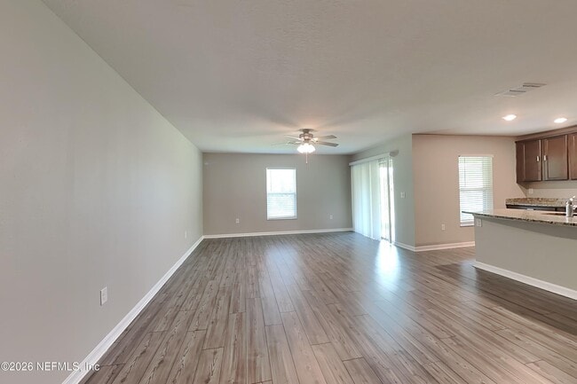 Photo - 2 Riverina Dr