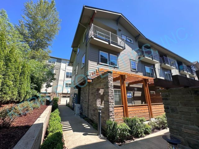 Discover Spacious Comfort: Elegant 3-Bed, 3.5-Bath Townhouse in Happy Valley! - Discover Spacious Comfort: Elegant 3-Bed, 3.5-Bath Townhouse in Happy Valley! Unit #A