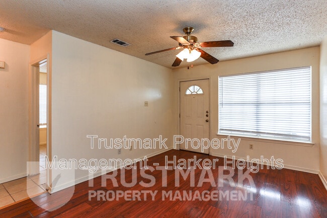 Photo - 220 Gibson St Unit B