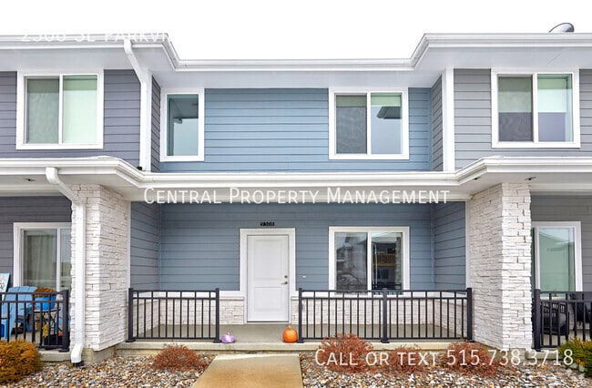 Building Photo - 2308 SE Parkview Crossing Dr Rental