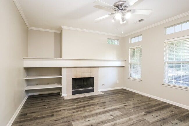 Photo - 2008 Greenhill Pass