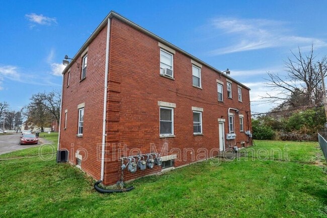 Photo - 209 N James Rd