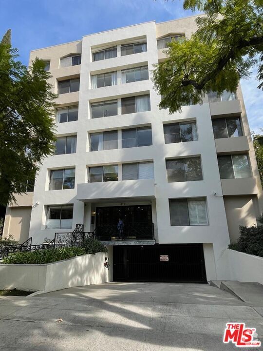 Building Photo - 412 N Palm Dr Unit 302 Rental