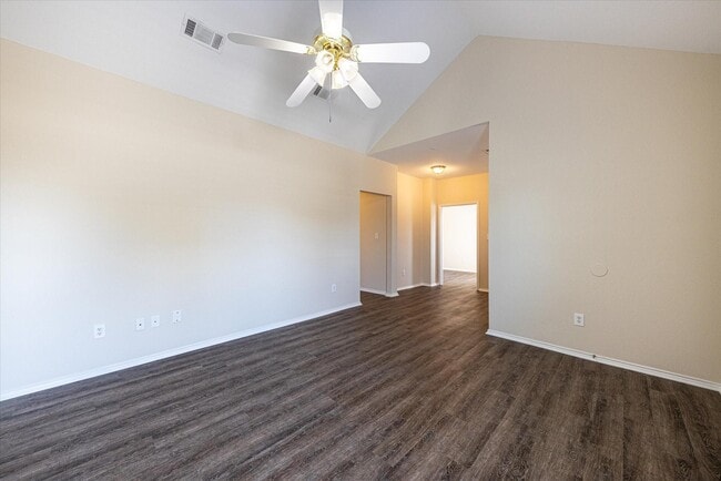 Photo - 102 Collett Ct