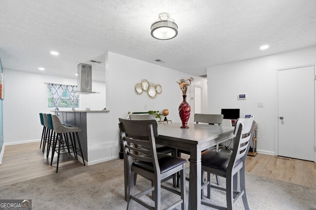 405 King Arthur Ct