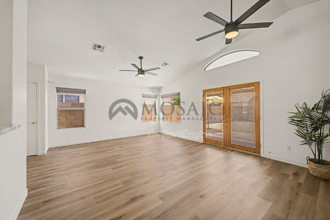 Photo - 1271 W Gail Dr