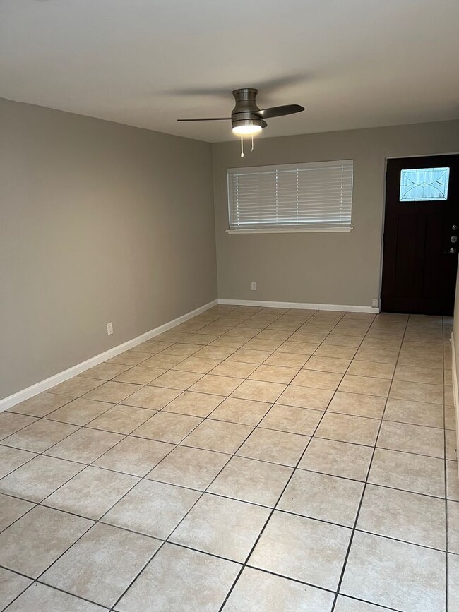 Photo - Available NOW  - 2 story 2 Bed 1 Bath - 2 ...