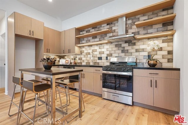 Photo - 22645 Burbank Blvd