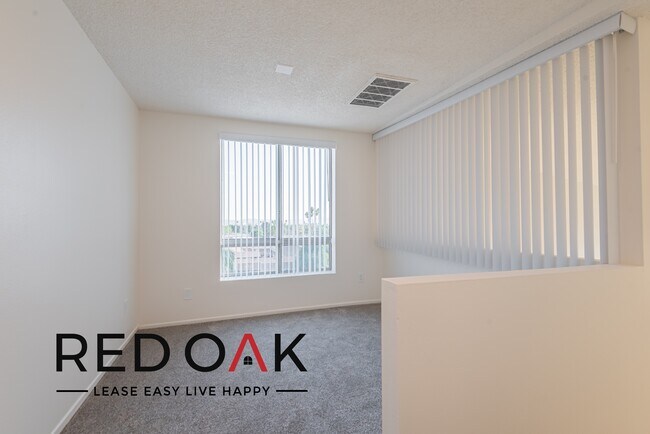 Photo - Spacious Two-Bedroom Unit with Loft and Pr... Unidad 308