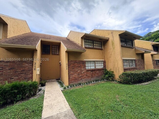 Building Photo - 3178 N Pine Island Rd