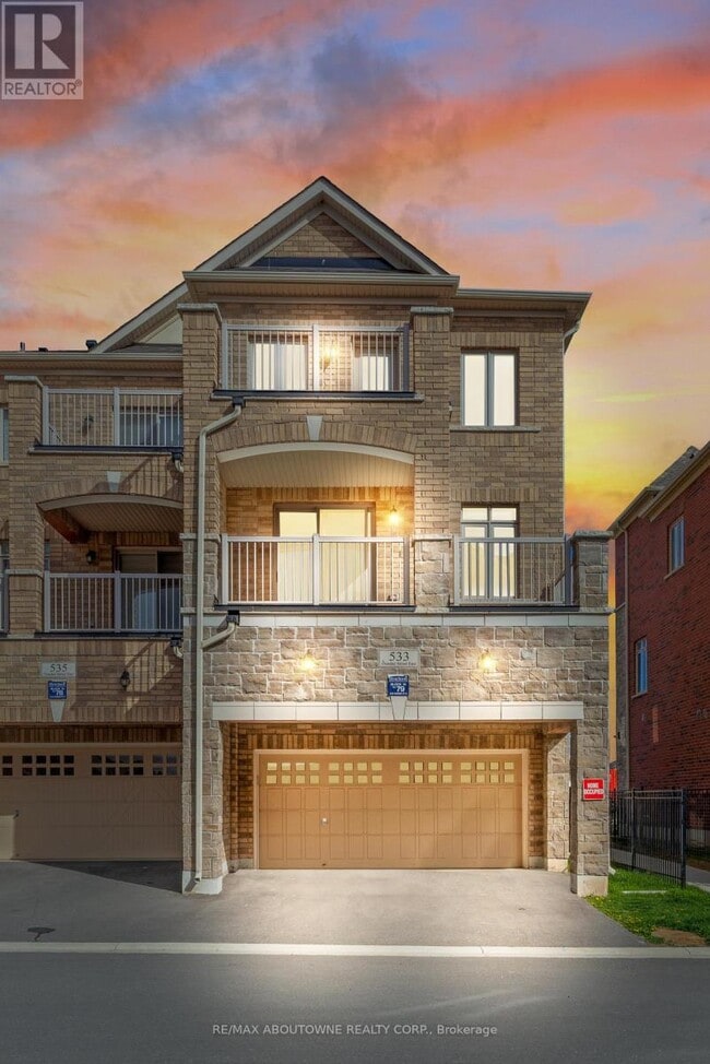 Photo - 533 Dundas St E