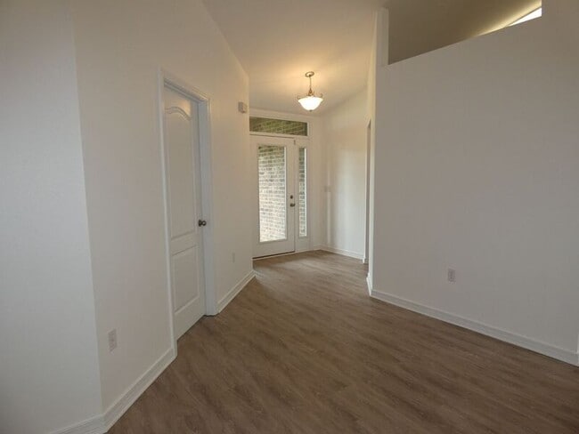 Photo - 1712 Bay Pine Cir