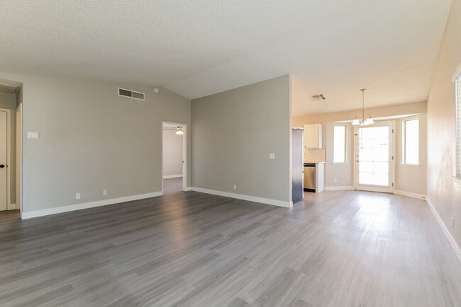 Photo - 597 Jackson Dr