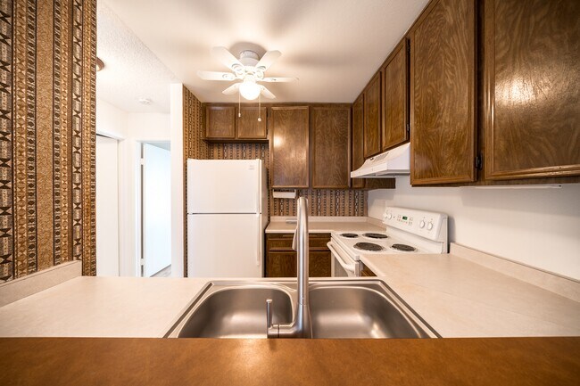 Photo - 1124 Eureka St