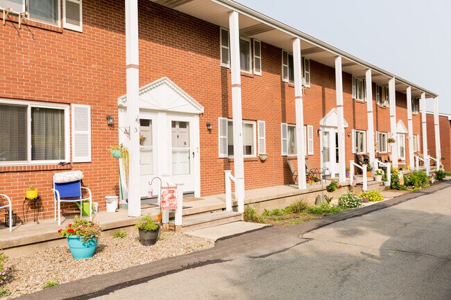 Photo - 1 Fincher Ln