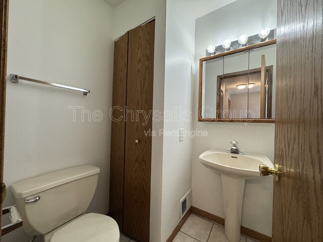 Photo - 1403 Adams St