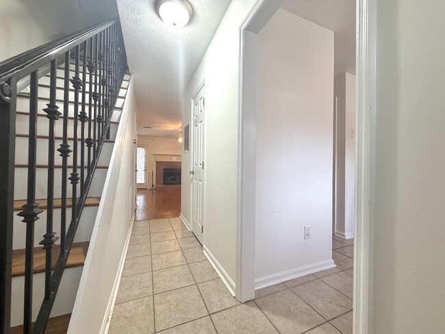 Photo - 111 S Ross St