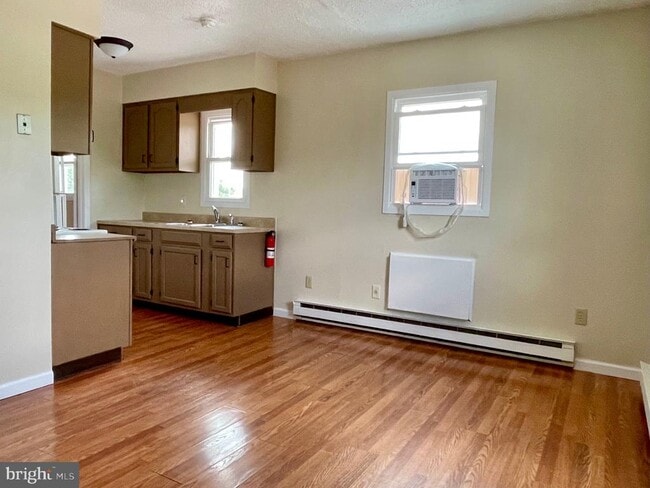 Building Photo - 317 BRIDGE Unit 7