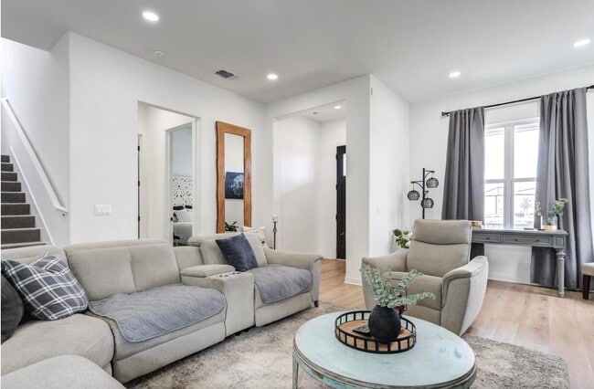 Photo - 12016 Savannah Ave