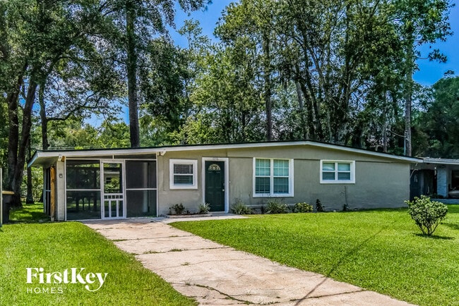 Photo - 1056 Busac Ave